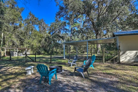 Pet-Friendly Brooksville Cottage w/ Fire Pit! Cottage in Florida