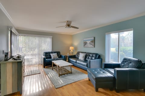 Decks + Pool Access: Hilton Head Island Townhome Apartment in Hilton Head Island