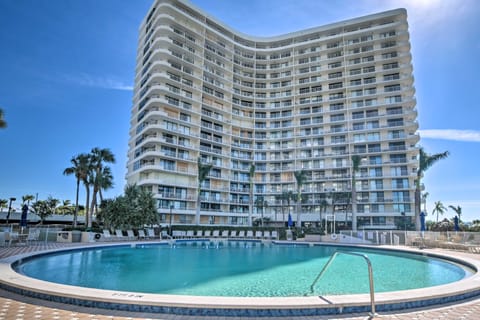 Resort-Style Condo w/ Pool, Gym, Tennis + More! Apartment in Marco Island