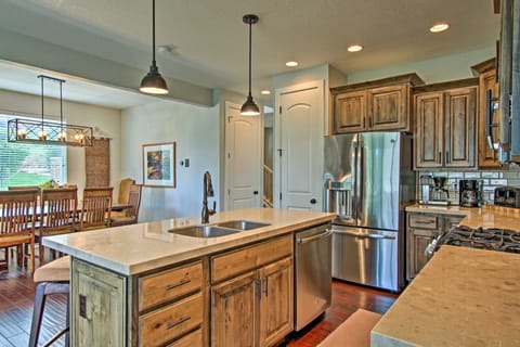 Edgewater Townhome ~ 7 Mi to Snowbasin Resort Apartment in Utah