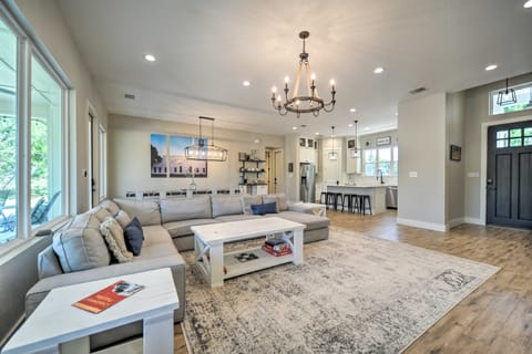 Brand New Modern Canyon Lake Escape w/ Fire Pit! House in Canyon Lake