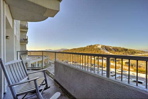 4 Mi Sugar Mtn Resort: Renovated Condo w/ Views! Apartment in Sugar Mountain