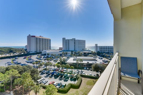 Destin Resort Studio w/ Pool - Walk to Beach! Apartment in Miramar Beach