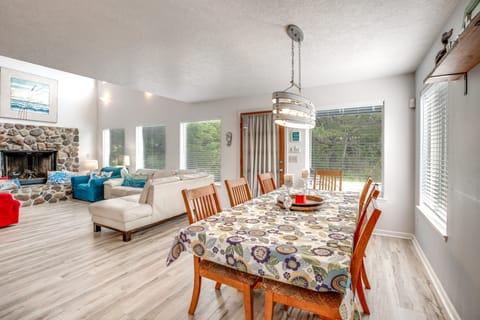 Relaxing Lincoln City Coastal Escape Near Beach! House in Lincoln City