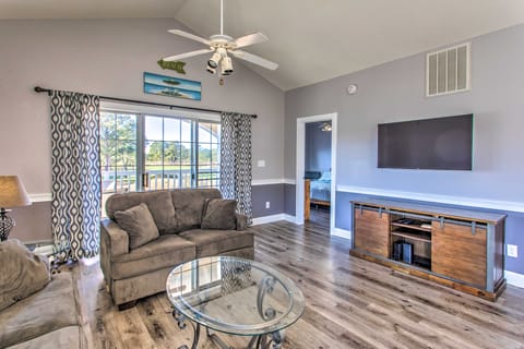Pool & Golf Course Views: Myrtle Beach Condo Apartment in Carolina Forest