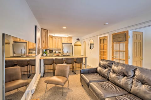 Ski-In/Ski-Out Condo w/ Hot Tub on Copper Mountain Apartment in Copper Mountain