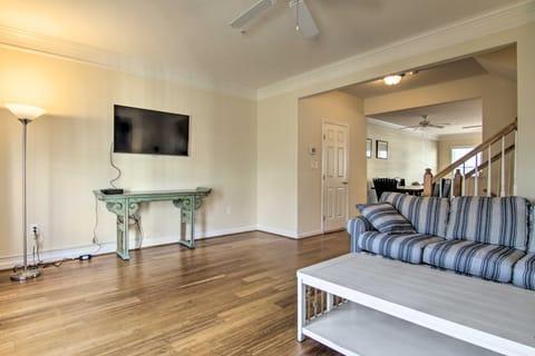 Resort-Style Retreat w/ Beach Access in Ocean City Apartment in Ocean City