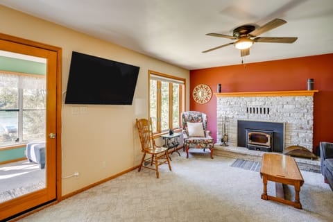 Waterfront Fond du Lac Home on DeNeveu Lake! House in Fond du Lac