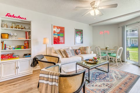 ‘Sea La Vie’ Condo: Pensacola Beach Access! Apartment in Pensacola Beach