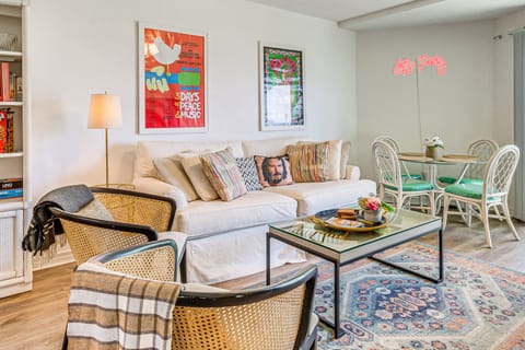 ‘Sea La Vie’ Condo: Pensacola Beach Access! Apartment in Pensacola Beach