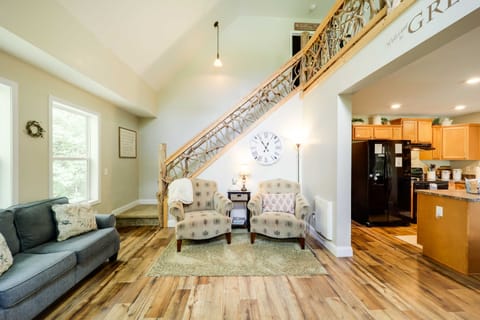 'Greystone' Creekside Cabin: Hike, Fish & Explore! House in Tennessee