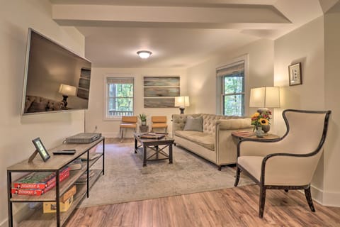 1 Mi to Town: Chalet-Style Highlands Retreat House in Highlands