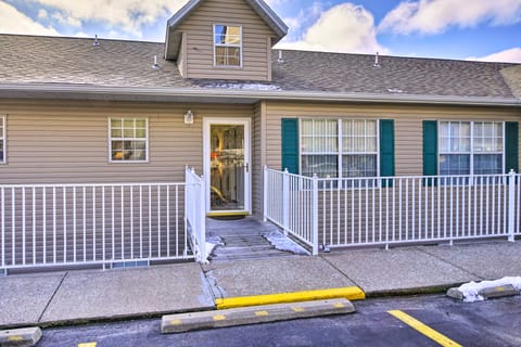 Condo w/ Family Amenities, 3 Mi to Branson Strip! Apartment in Branson