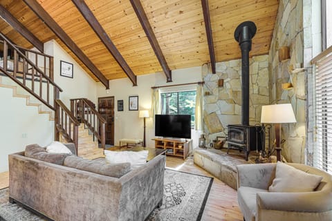 Cabin w/ Deck & Fire Pit in Blue Lake Springs! House in Arnold