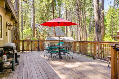 Cabin w/ Deck & Fire Pit in Blue Lake Springs! House in Arnold