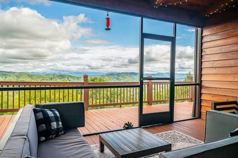 Game Rooms + Views: Spacious Mtn Cabin in Murphy! House in Tennessee