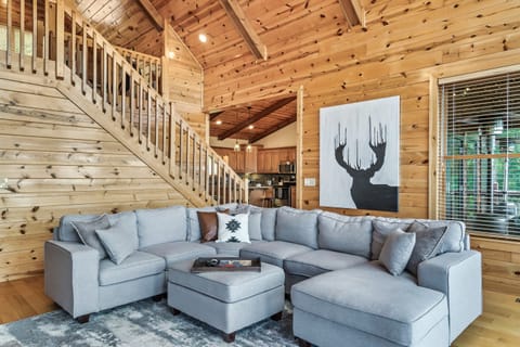 Game Rooms + Views: Spacious Mtn Cabin in Murphy! House in Tennessee