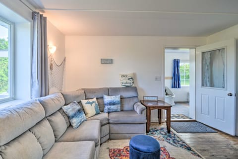 3 Mi to Lake Michigan: ‘The Country Cottage’ Cottage in Torch Lake