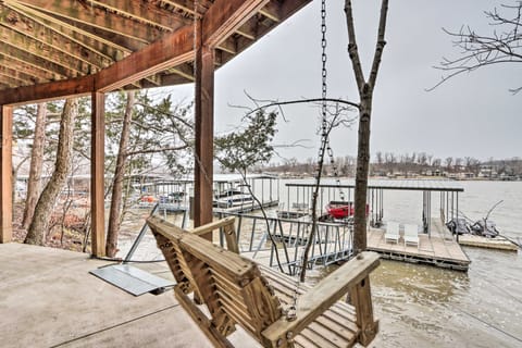 Private Dock, Lake Access! Multi-Level Ozarks Home House in Lake of the Ozarks