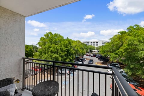 Relax By Pool: Harbour Town Resort Condo Apartment in Hilton Head Island