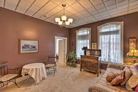 Pet-Friendly Apt: 2 Blocks to Riverside Park! Apartment in Yankton