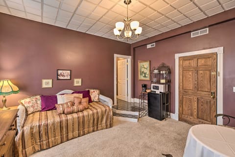 Pet-Friendly Apt: 2 Blocks to Riverside Park! Apartment in Yankton