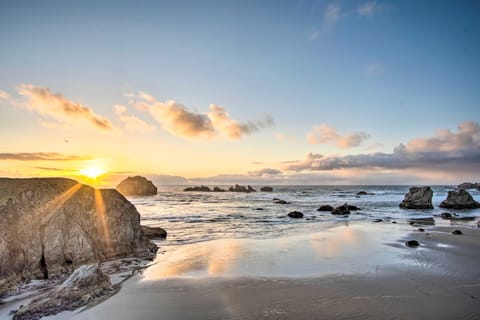 Spacious Bandon Getaway - 2 Blocks to Ocean! House in Oregon