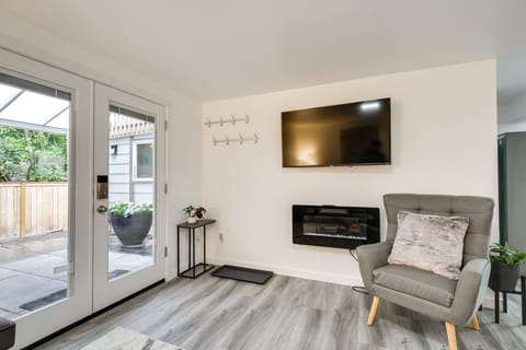 Patio & Grill: Dog-Friendly Redmond Getaway! Apartment in Redmond