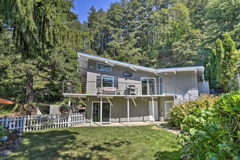 Waterfront Troutdale Hideaway: Sandy River Fishing House in Troutdale