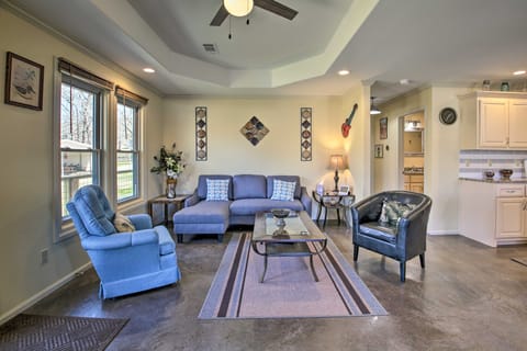 Kayaks & Boat Slip: Waterfront Hot Springs Home! House in Piney