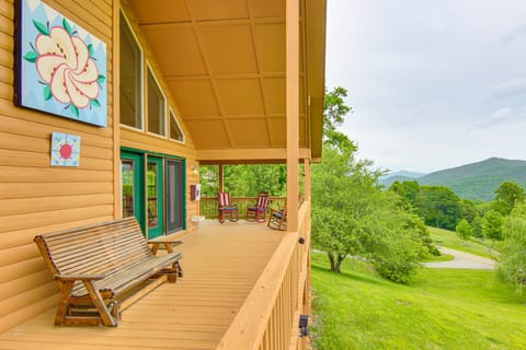 On-Site Forest Trail Access! Home in Burnsville House in Tennessee