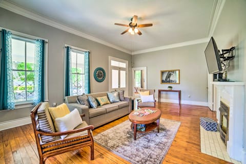 Authentic Colonial Home Near Downtown Selma! House in Selma