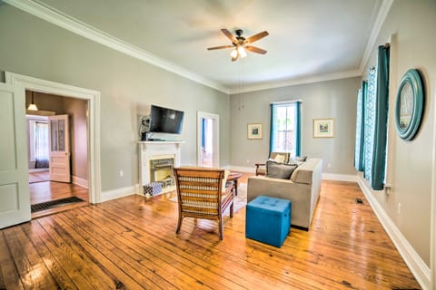 Authentic Colonial Home Near Downtown Selma! House in Selma