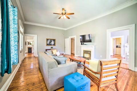 Authentic Colonial Home Near Downtown Selma! House in Selma