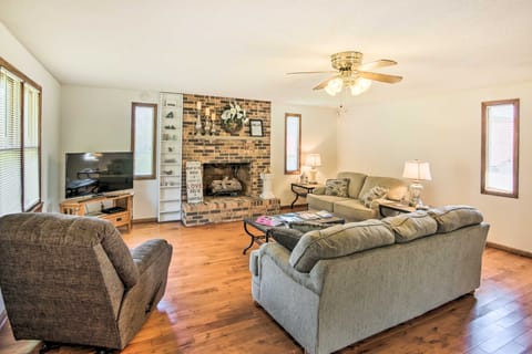 Country Home w/ Fire Pit: 40 Mi to Nashville! House in Tennessee