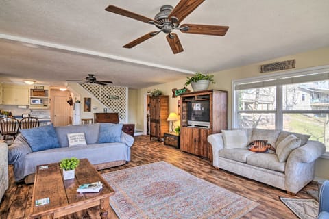 Lakefront Table Rock Getaway w/ Private Swim Dock! House in Table Rock Lake