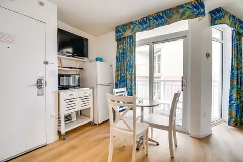 2 Mi to Barefoot Landing: Beachfront Resort Studio Apartment in Atlantic Beach