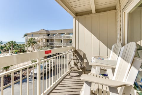 Ocean-View Balcony: Beachfront Hilton Head Condo Apartment in Coligny Beach