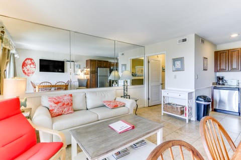 Ocean-View Balcony: Beachfront Hilton Head Condo Apartment in Coligny Beach