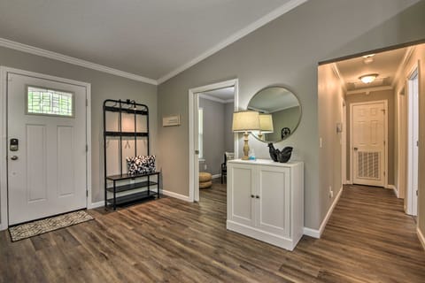 Serene Live Oak Home w/ Fire Pit by River + SOSMP! House in Georgia