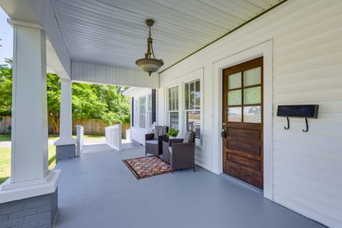 Main Street Home: 1 Mile to Callaway Gardens House in Pine Mountain