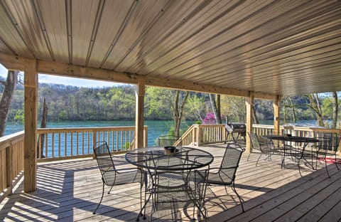 Expansive Cotter Cabin on White River w/ Deck! House in Arkansas