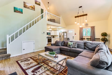 Furnished Deck + Fire Pit: Poconos Outdoorsy Gem House in Hickory Run State Park