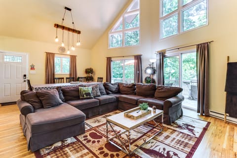 Furnished Deck + Fire Pit: Poconos Outdoorsy Gem House in Hickory Run State Park