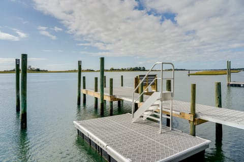 Waterfront Hampstead Home: Dock & Waterway Access! House in Topsail Beach