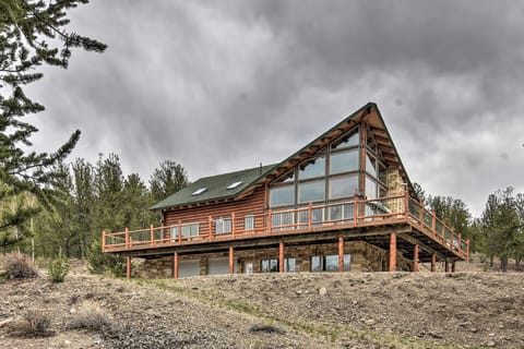 Spacious, Luxe Cabin w/ Mtn Views, Sauna & More! House in Colorado