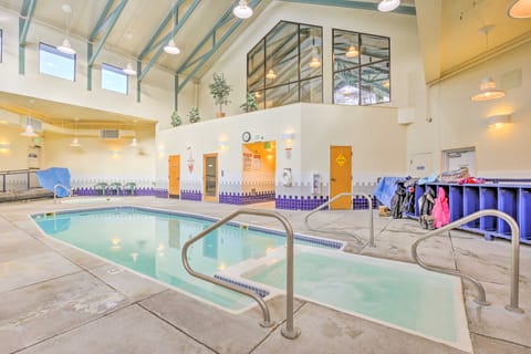 Cozy Silverthorne Condo: Ski, Hike & Golf Nearby! Apartment in Wildernest