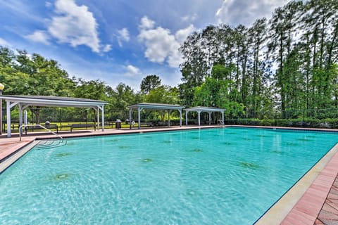 Jax Home w/ Yard - 10 Mi to Adventure Landing! House in Jacksonville