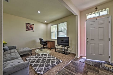 Jax Home w/ Yard - 10 Mi to Adventure Landing! House in Jacksonville