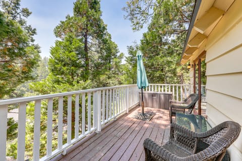 Game Room & 2 Decks: Walkable Lake Arrowhead Cabin House in Lake Arrowhead